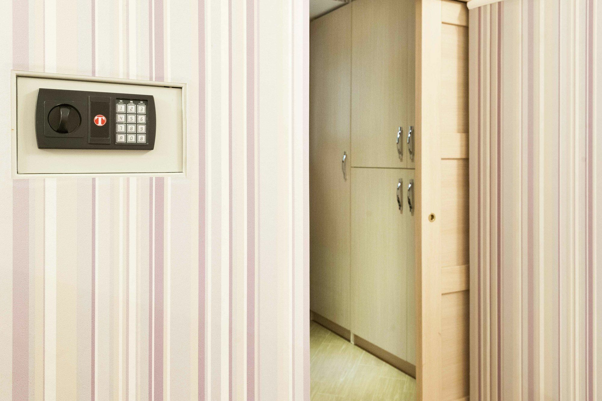 Lolart - Tiburtina Station Apartment *